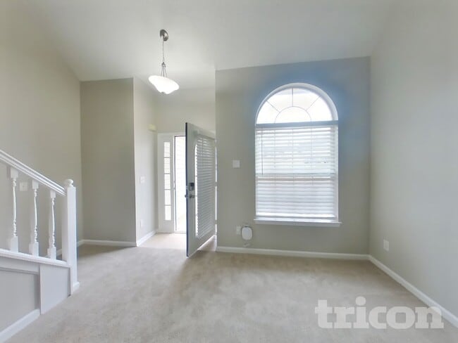 Photo - 4551 Derby Loop