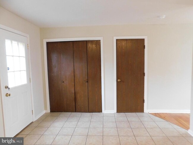 Photo - 248 Waterford Ln