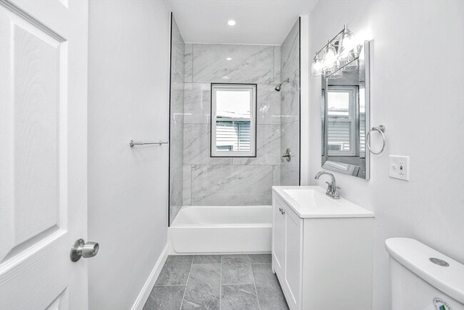 Photo - 53 Woodford St Unit 1