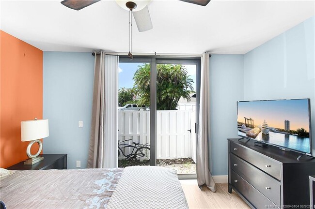 Photo - 311 Golfview Cir