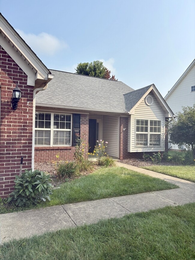 Photo - 5715 Waveland Cir