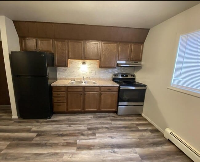 Photo - 522 5th St W Unit #1