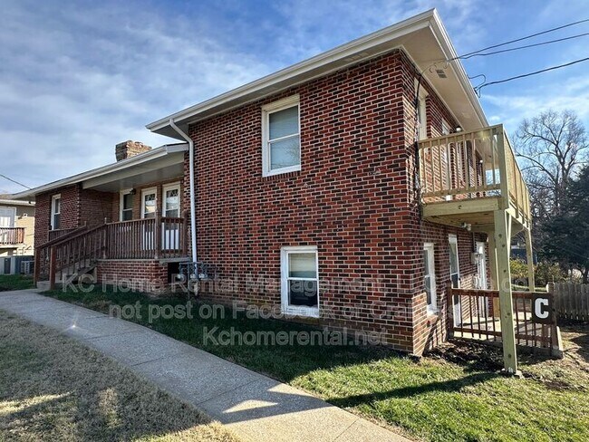 Photo - 1114 E Myrtle St Unit #A