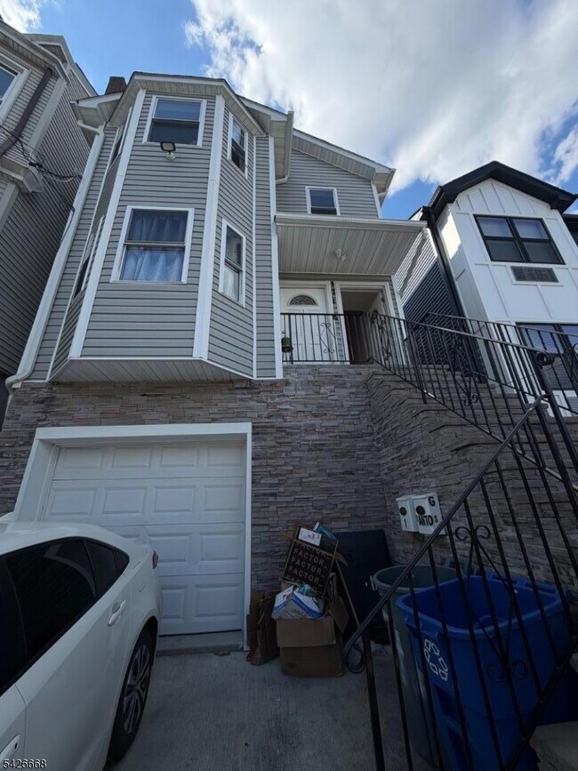 171 N 4th St