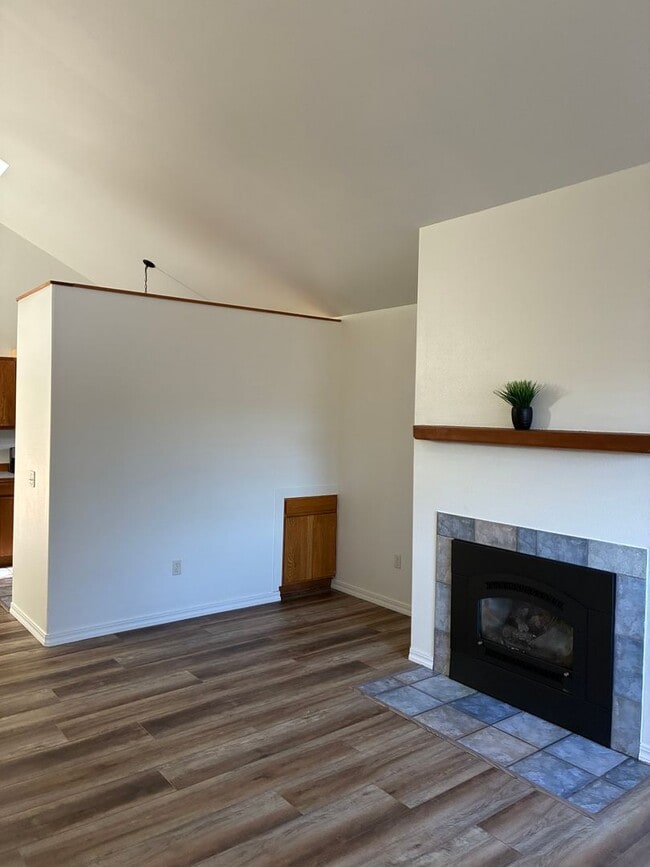 Photo - 950 Blanco Ave
