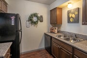 2BR, 1.5BA - 970SF