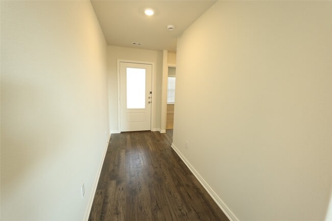 Photo - 428 Lgt Smt Dr