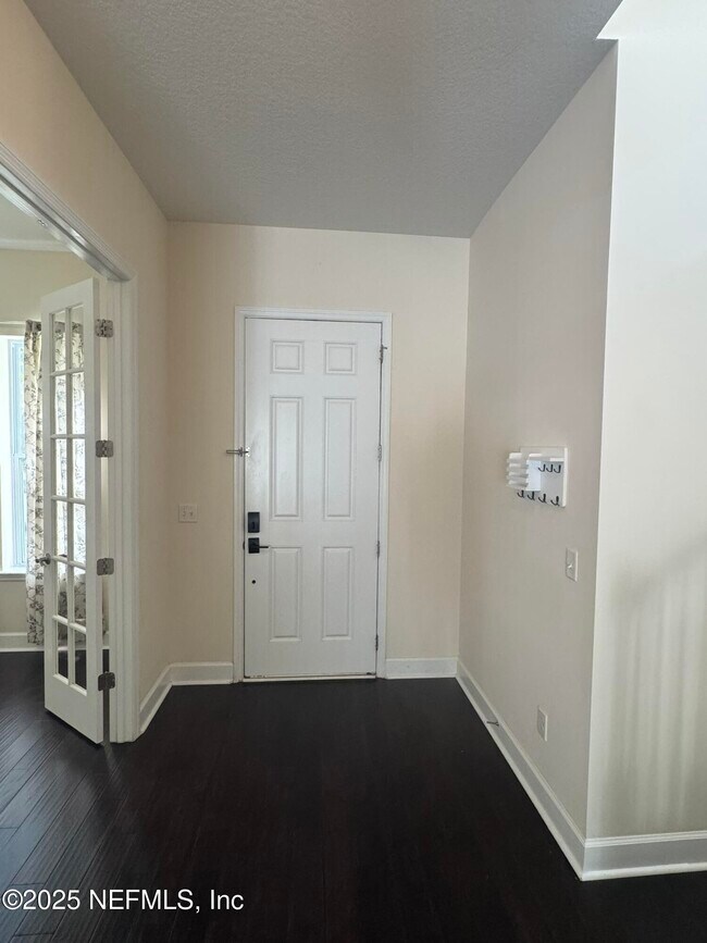Photo - 186 Lone Eagle Way