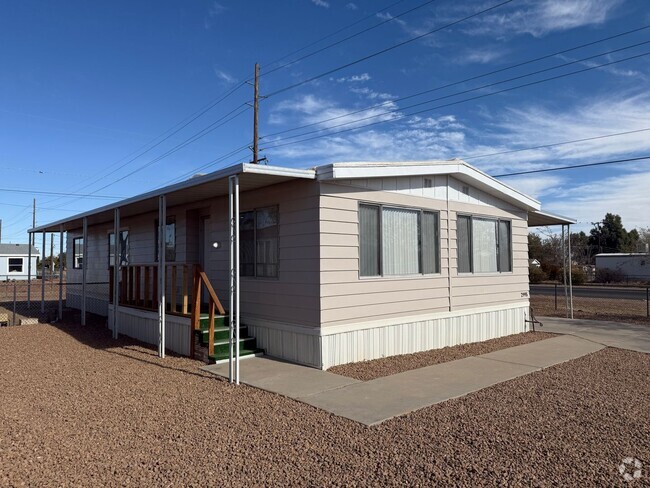 Building Photo - 3 Bedroom 2 Bathroom Mobile Home