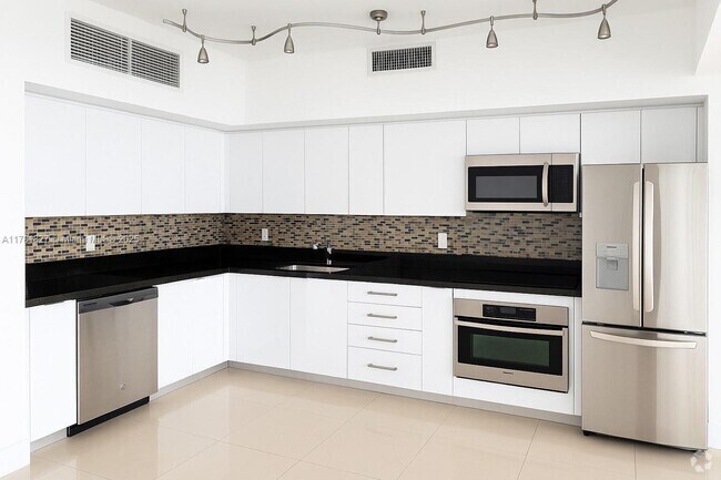 Building Photo - 92 SW 3rd St Unit 4209 Rental