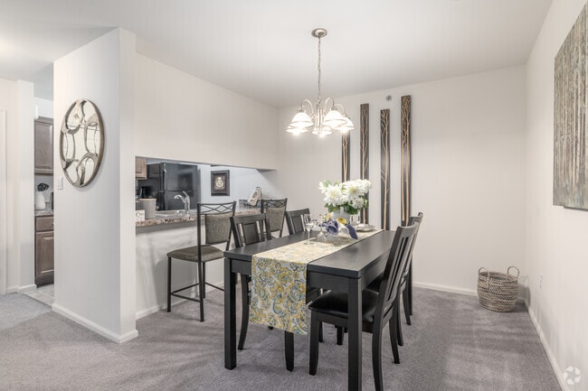 2BR, 2BA - 1100SF Dining Room