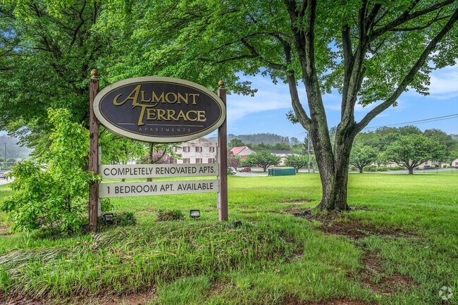 Building Photo - Almont Terrace Apartments Unit Almont Terrace - 2 Bedroom