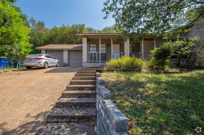 Building Photo - 6811 Thorncliffe Dr Rental