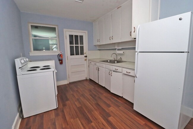 Photo - Cozy 2-Bedroom Duplex in Southeast Columbia – Brandon Acres!