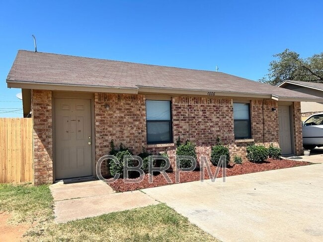 Building Photo - 4606 Erskine St