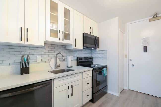 Building Photo - 1765 Ala Moana Blvd Unit 1183 Rental