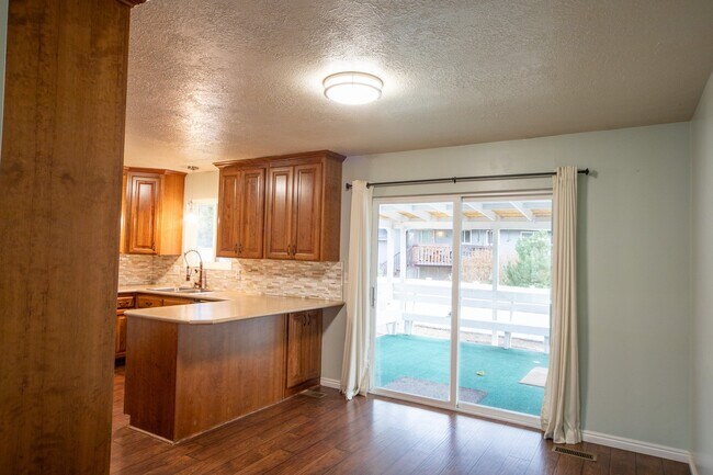 Photo - 1784 N 600 E