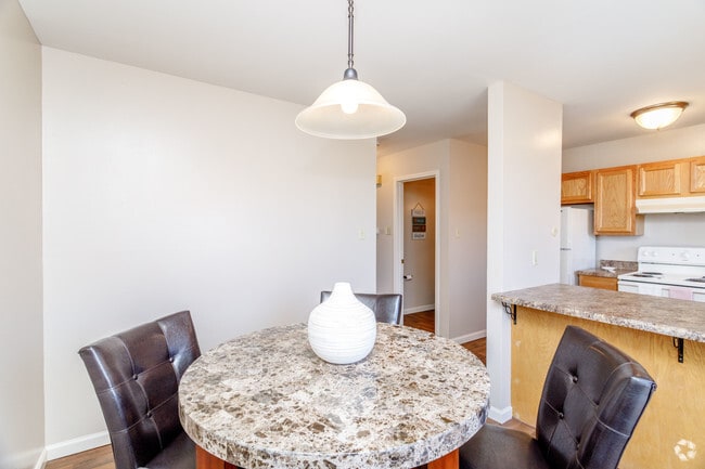 2BR, 2.5BA - 1,550 SF