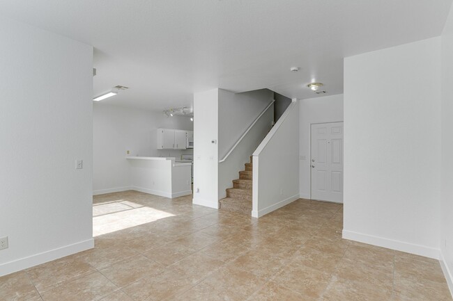 2BEDROOM 1ST FLOOR CONDO IN BELLA VISTA 89012 - 2BEDROOM 1ST FLOOR CONDO IN BELLA VISTA 89012