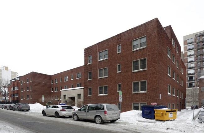 Photo - 225 MacLaren