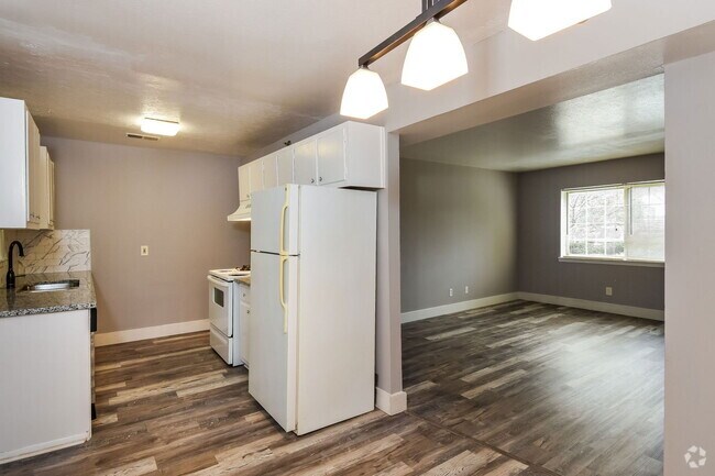Building Photo - 641 Powder Springs St Unit 13 Rental