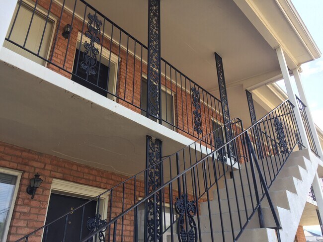 Photo - 217 Mountain Ave SW Apartments