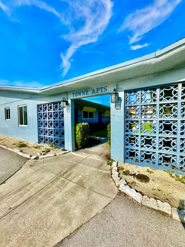 Building Photo - 1821 N 17th Ct Rental