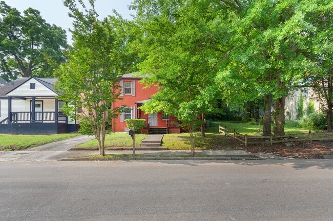 Photo - Spacious 3bd/2ba On Quiet Street Minutes From Atlanta BeltLine and I-20/75/85!