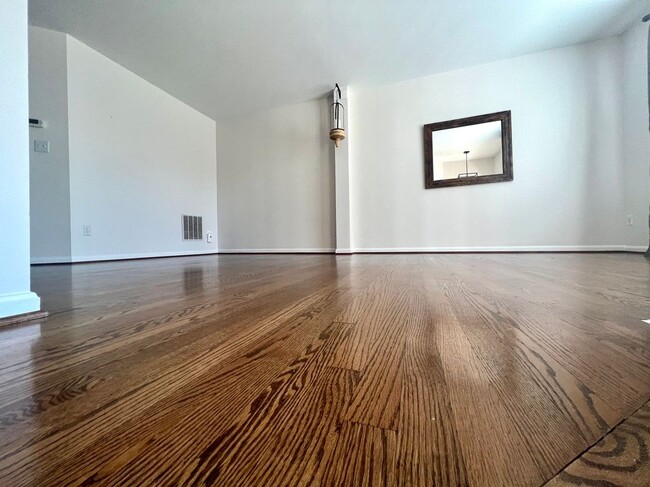 Photo - 206 Connery Terrace SW