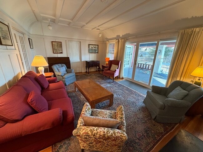 Building Photo - 630 Washington St Unit 1