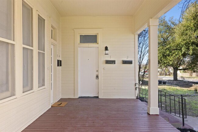 Photo - 715 Porter St