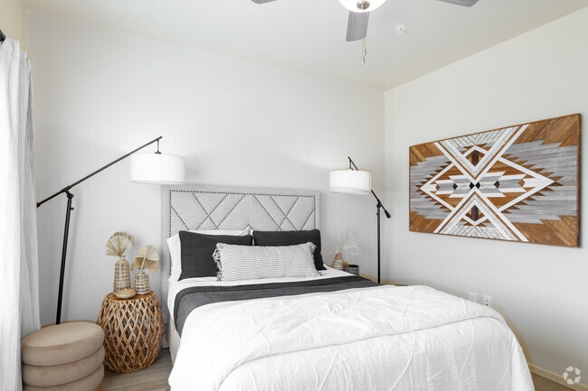 2BR, 2BA - 996SF - Second Bedroom