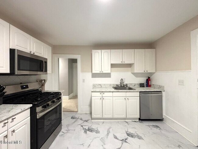 Photo - 130 Woodlawn Ave
