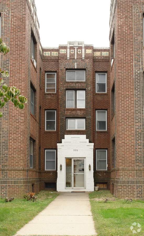 Photo - 771 Farmington Ave