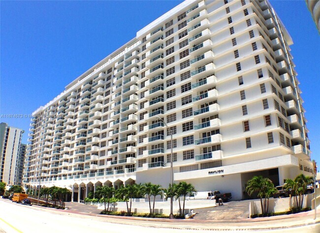 Building Photo - 5601 Collins Ave Unit 621 Rental