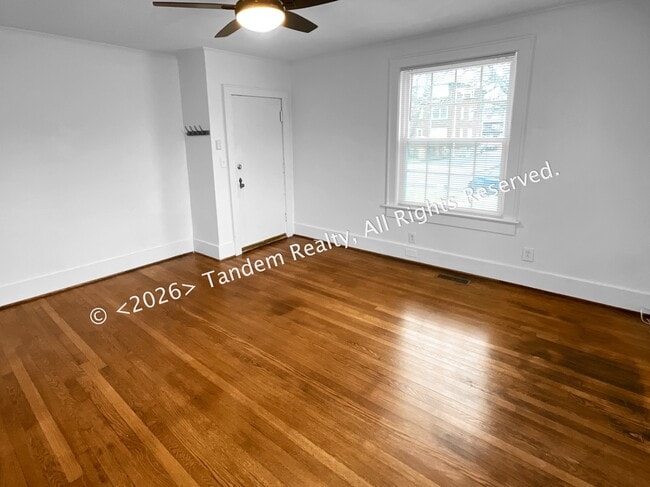 Building Photo - 1602 16th Ave S Unit 1