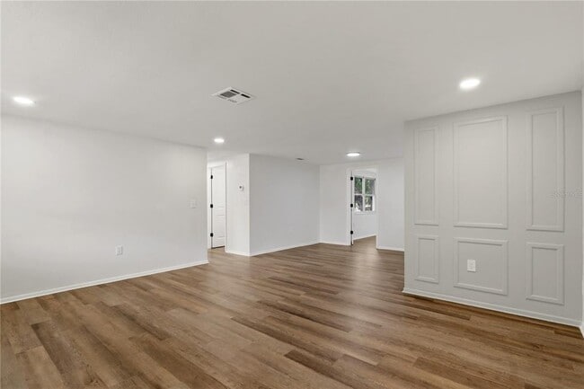 Photo - 5165 Greenwood St