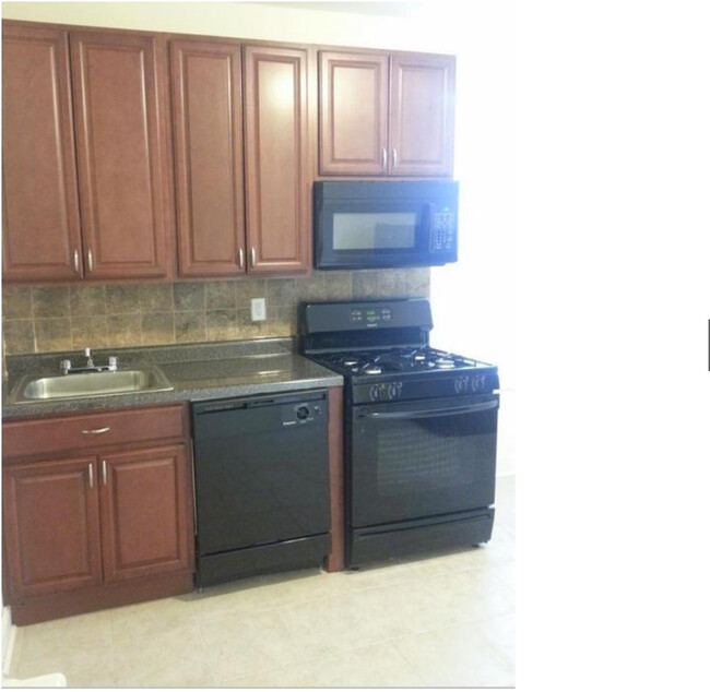 Photo - 207 Arlington Ave Apartment Unit 7