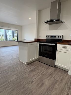 Photo - Wicked Cool Ballard Two Bed!