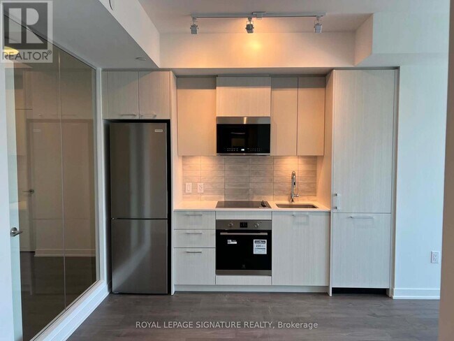 Photo - 10 Oak St Unit 1407