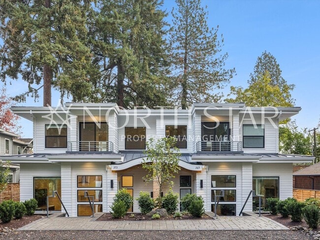 Photo - Lake Oswego Modern Luxury Duplex
