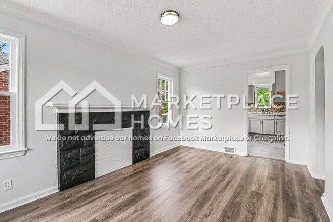 Photo - 18276 Oakfield Ave