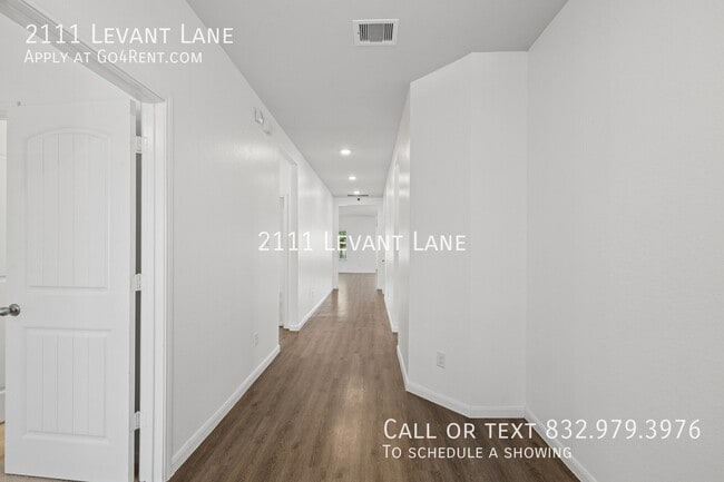 2111 Levant Ln