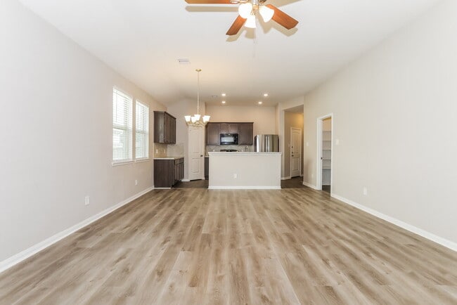 Photo - 15153 Meadow Glen S