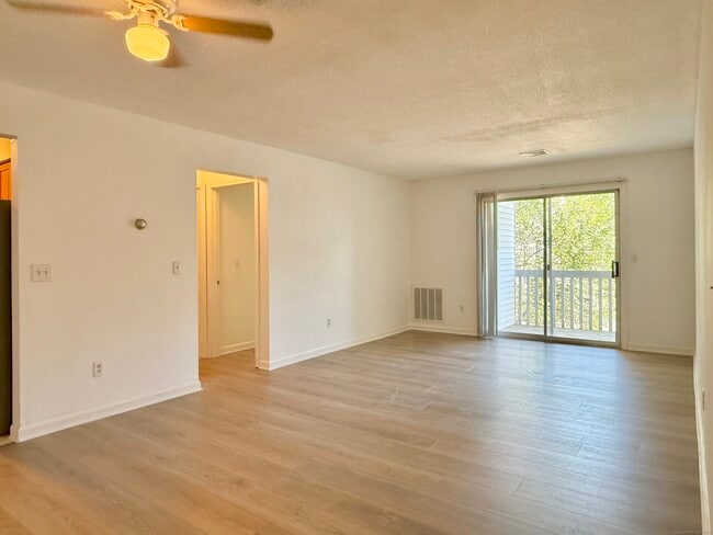 Photo - 9 Concorde Way Unit B3