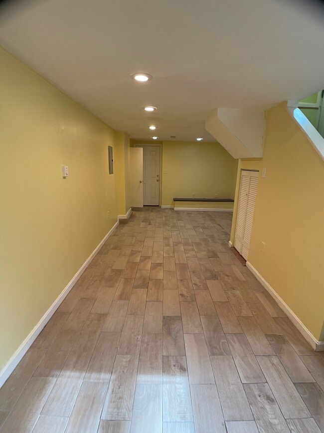 Photo - 169 Windsor St Unit 1