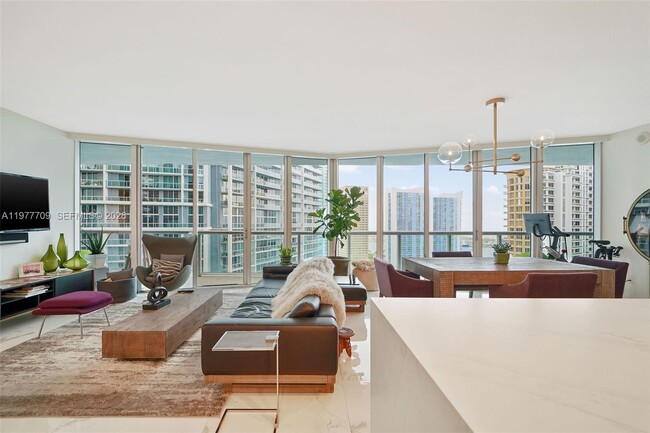 Photo - 495 Brickell Ave