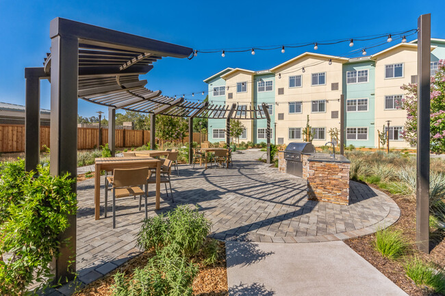 Residencias para personas mayores en Morgan Hill - Morgan Hill Senior Housing - Specials Apartamentos