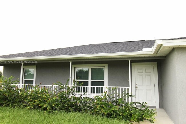 Photo - 555 Oakshire Ln
