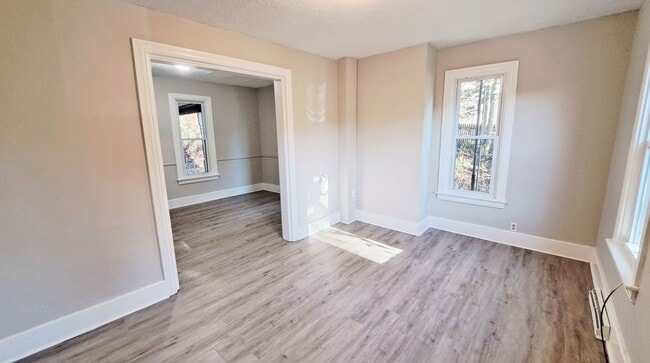 Photo - 3 Bed / 1 Bath Single Family Home